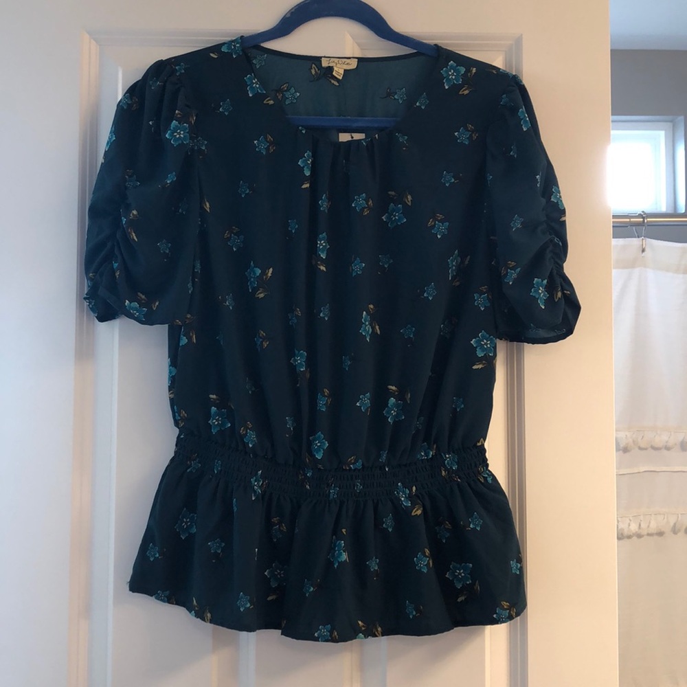 NWT Francesca’s floral, peplum waist blouse